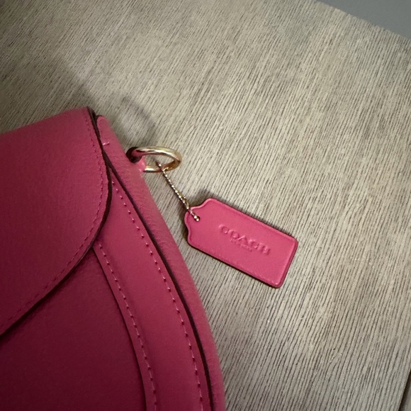 Pink Leather Coach Crossbody Bag - Picture 4 of 4